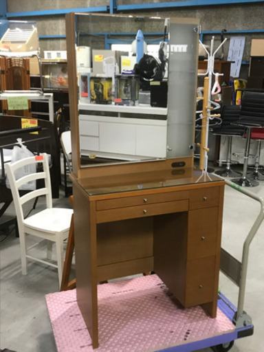 ニトリ 片袖ドレッサー リップ