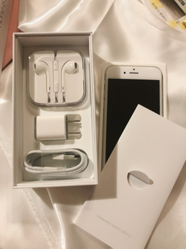 iPhone6 64ギガ  シルバー　新品未使用の付属付！ソフトバンク