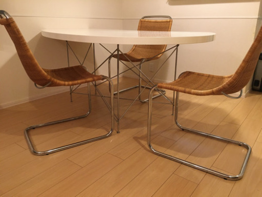 アクタスで購入スタイリッシュなダイニングセット