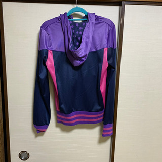 パーカーの画像