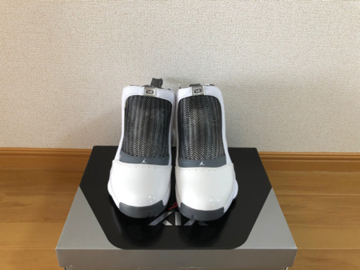 スニーカー NIKE AIR JORDAN 19 RETRO (NIKE WHITE/CHROME/FLINT GREY)