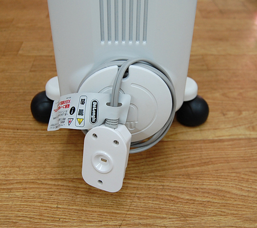 デロンギ オイルヒーター JRE0812 暖房器具 ECO運転 キャスター付き 取扱説明書付き De'Longhi ホワイト☆ PayPay(ペイペイ)決済可能 ☆ 札幌市 清田区 平岡