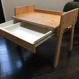 子供用机　椅子の画像