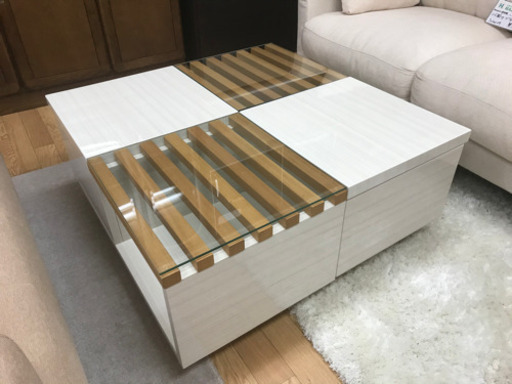 【リサイクルサービス八光　田上店　配達・設置OK】 人気 サンキ　モダン スタイリッシュ　センターテーブル リビングテーブル 机 ハイグロス ホワイト UV塗装 収納