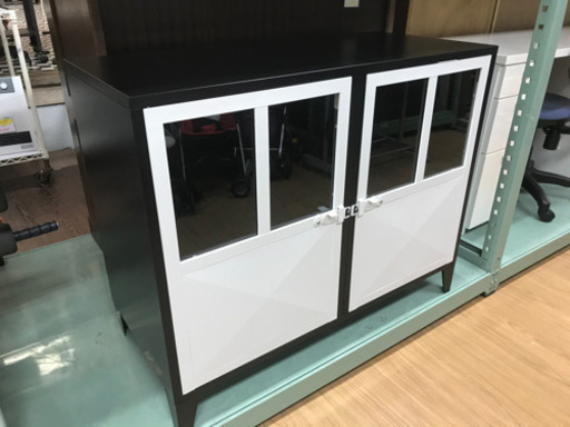 【リサイクルサービス八光　田上店　配達・設置OK】オシャレなホワイト＆ブラック　メタル製扉付きラック