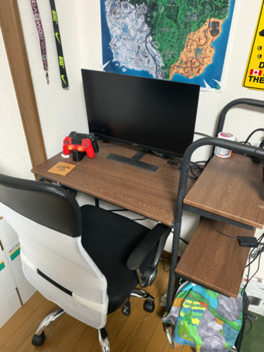 チェアとPCデスク