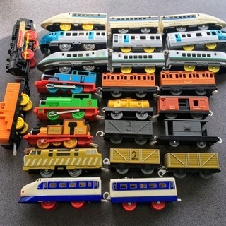 プラレール新幹線＆トーマス等１０種２５両　動きません　トミカ