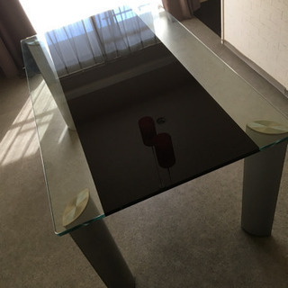 0円です。ガラス ダイニングテーブルの画像