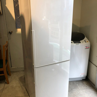 SHARP 271L プラズマクラスター 2ドア冷蔵庫 2015年 SHARP 271L プラズマクラスター 2ドア冷蔵庫 2015年