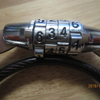 自転車のカギの画像