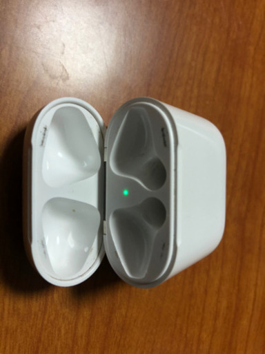Air pods 充電器のみ