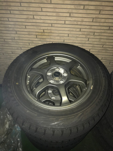 ブリヂストンスタッドレスタイヤ、ホイール195/65/15pcd100