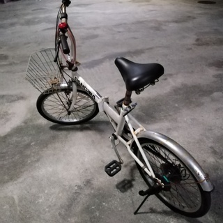 中古　折り畳み自転車＆空気入れ