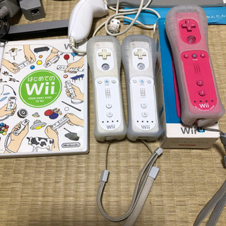 【中古】Wii本体一式とリモコン3台とソフト3本セットの画像