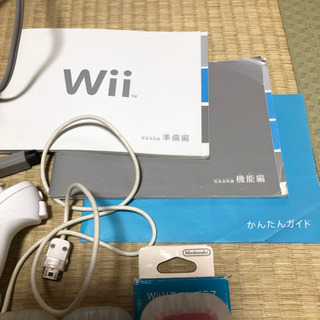 【中古】Wii本体一式とリモコン3台とソフト3本セットの画像