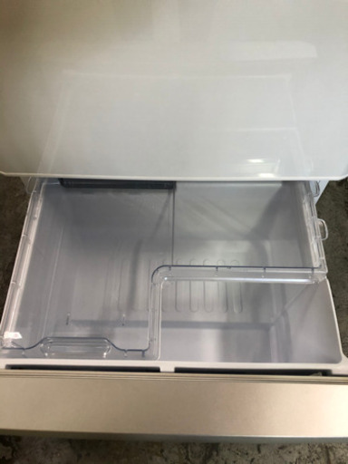 ??低めで使いやすく美品で激安‼️両面開き3ドア冷蔵庫?