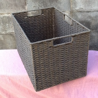 【更に値下げ200円で】バスケット・籠かご アジアン家具 取手付で素敵品 の画像