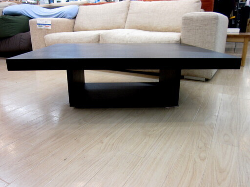 CASSINA(カッシーナ)のローテーブルです！
