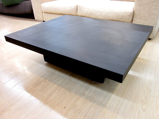 CASSINA(カッシーナ)のローテーブルです！