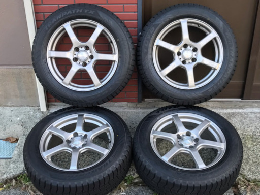 未使用品 TOYOトーヨー トランパスTX スタッドレスタイヤ 215/60R17 96Q 2017年製 アルミホイール 17×7J 5穴 キズ無し美品