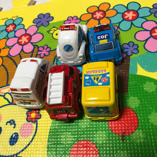 プルバックカー　車　チョロQ風の画像