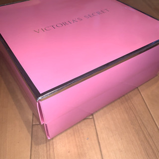 【値下げ】　VICTORIA'S SECRET ヴィクトリアシークレット　ギフトボックス　箱　新品　2個有の画像