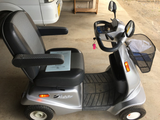 ☆宇都宮市より☆動作品☆SERIO セリオ 電動カート 遊歩パートナー SBT40 シルバー シニアカー ハンドル形電動車いす