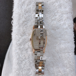 フォリフォリゴールド時計の画像