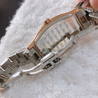 フォリフォリゴールド時計の画像