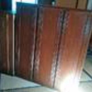 0円0円！洋服ダンス２台です。