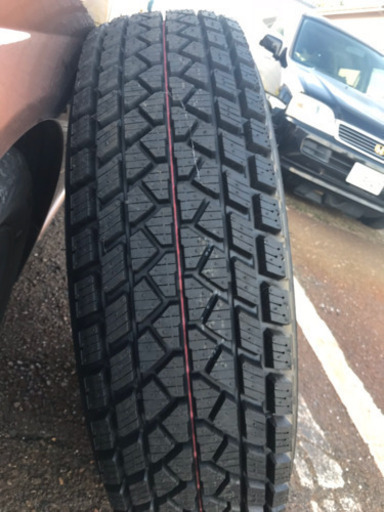 ブリジストンスタットレス 235/80/ R16