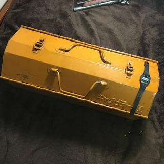 《〆切》天板山型工具箱（スチール製）