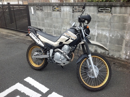 YAMAHA セロー 2014年式 ワンオーナー 2110km オプション付 FOXヘルメット付