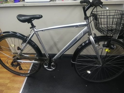 クロスバイク風シティサイクル　アルミフレーム　変速6段　シルバーカラー  身長165cm～