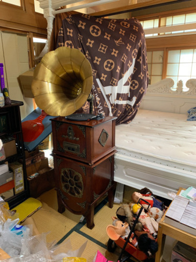 アンティーク風電気蓄音器