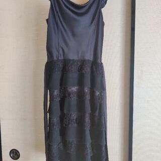 コムサイズム　膝丈ドレス黒