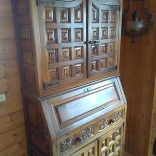 スペイン製のライティングデスク