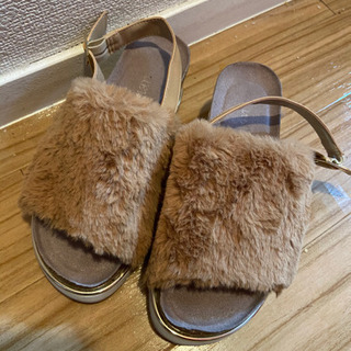 可愛い💕モコモコサンダル　ベージュ24〜24.5❤️新品の画像