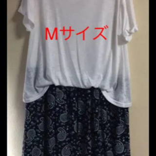 大量の婦人服 各500円の画像