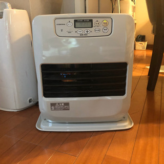 2015年製コロナ石油ファンヒーター稼働中・灯油缶2つとケースも