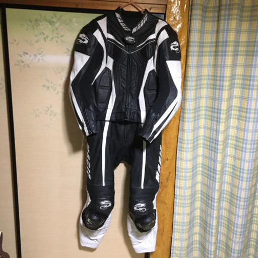 べリック(52・XL)最高位ハイグレードモデル牛革レーシングスーツ