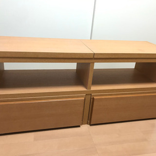 部屋に合わせて変えられる！形変わるテレビ台