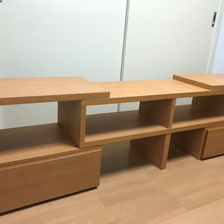 部屋に合わせて変えられる！形変わるテレビ台の画像