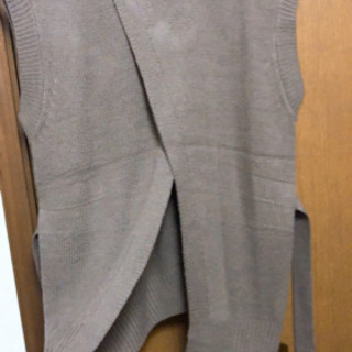 【新品】ニットベストの画像