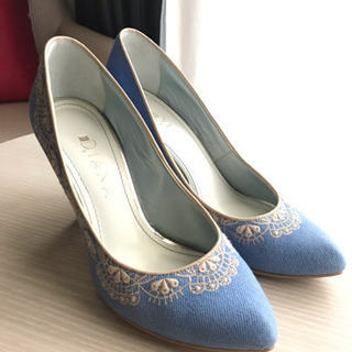 Diana 刺繍パンプス 24.0cmの画像