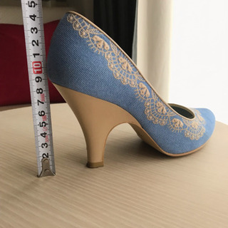 Diana 刺繍パンプス 24.0cmの画像