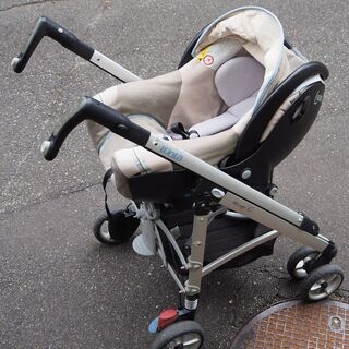 べべコンフォート LOOLA ベビーカー（チャイルドシート，フラットベッド，シートの３点セット）の画像