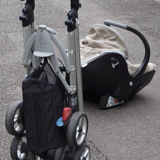 べべコンフォート LOOLA ベビーカー（チャイルドシート，フラットベッド，シートの３点セット）の画像