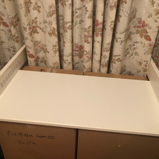 イケア　IKEA ベビーオムツ台　子供用棚の画像