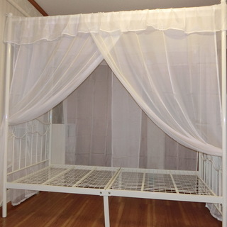 天蓋付きパイプベッド（白）